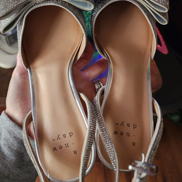 a new day Silver Rhinestone Julia Bow Heels - Picture 6 of 7